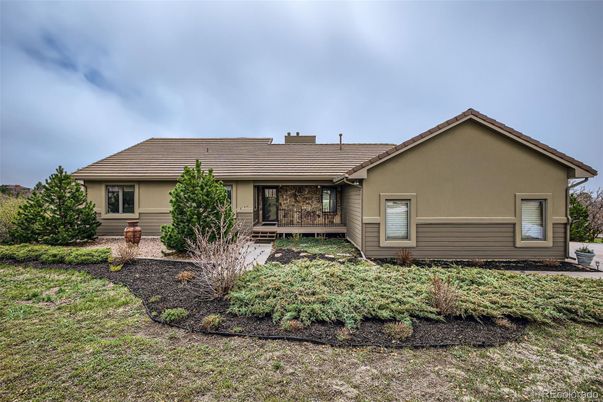 Backyard, Exterior, Facade, Ranch