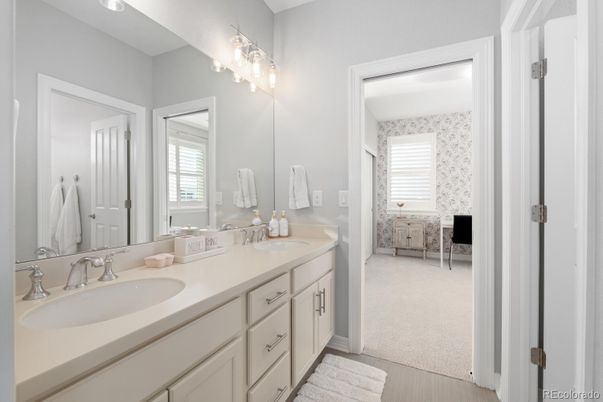 Bathroom, Dual Sink Vanities, Interior
