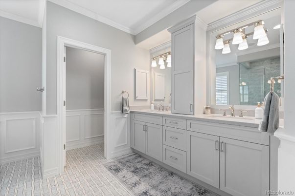 Bathroom, Dual Sink Vanities, Interior