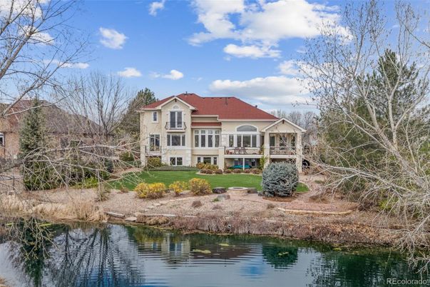 Exterior, Lake