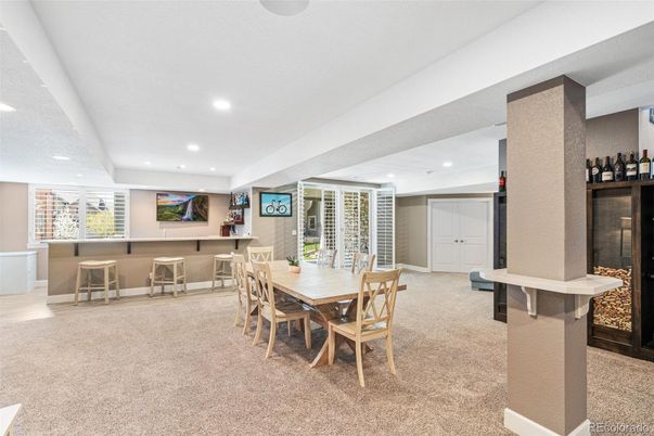 Dining room, Interior, Recessed Lighting