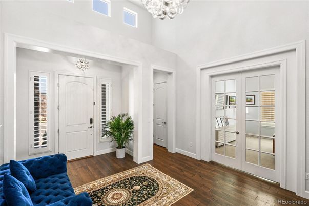 Chandelier, Interior, Wood Texture Flooring
