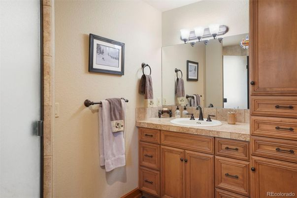Bathroom, Interior, Tile Countertops