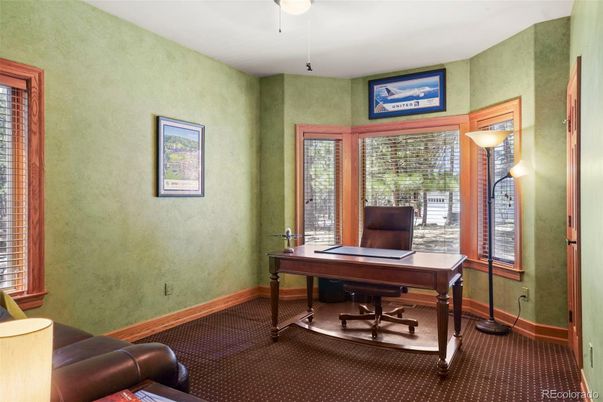 Home Office, Interior
