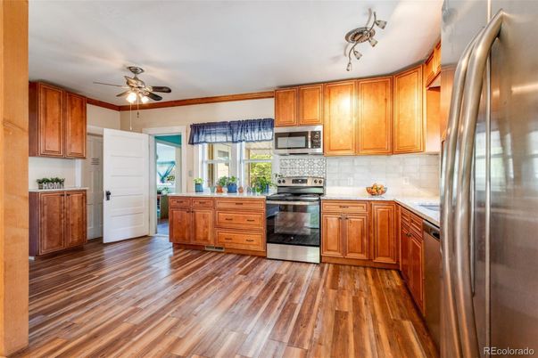 Interior, Kitchen, Stainless Steel Appliances, Wood Texture Flooring