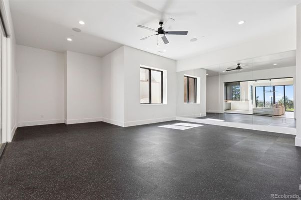 Empty room, Interior, Recessed Lighting