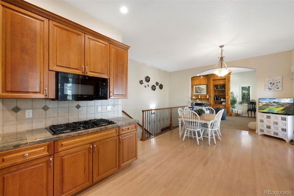 Dining room, Interior, Kitchen, Pendant Lights, Recessed Lighting, Wood Texture Flooring