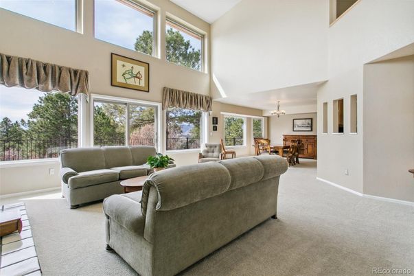 Chandelier, Dining room, Interior, Living room