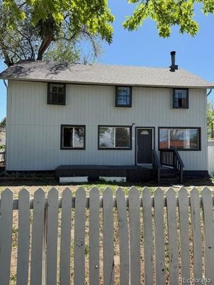 Backyard, Exterior, Facade, Raised Ranch