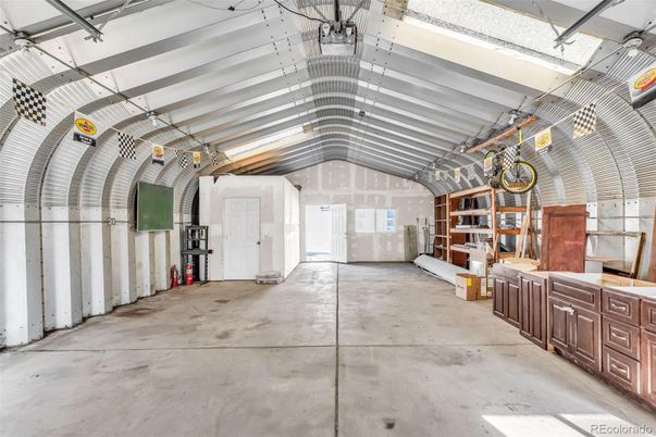 Garage, Interior