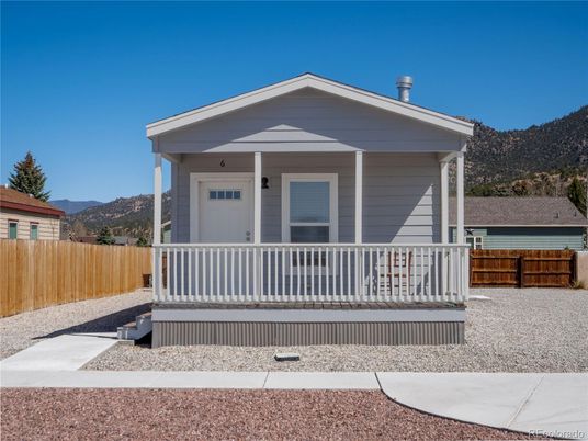 Exterior, Facade, American Craftsman