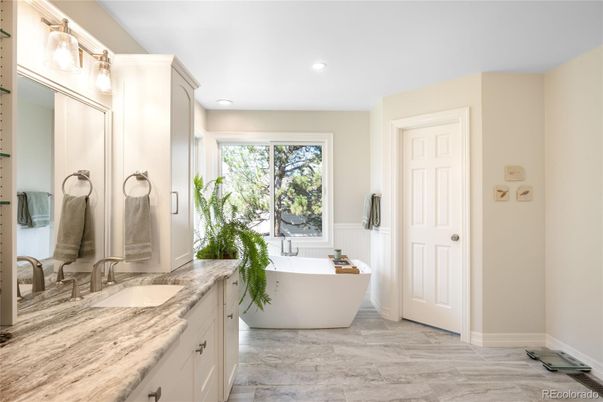 Bathroom, Dual Sink Vanities, Free Standing Baths, Interior, Recessed Lighting