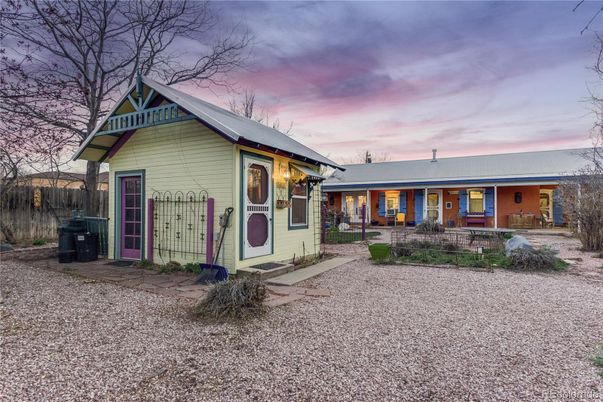 Backyard, Exterior, Facade, Ranch
