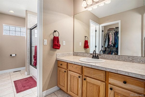 Bathroom, Interior, Recessed Lighting, Tile Countertops