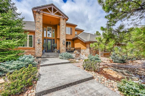 Exterior, Facade, Brick Facade, Log Home