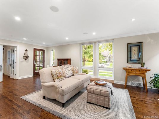 Interior, Living room, Recessed Lighting, Wood Texture Flooring