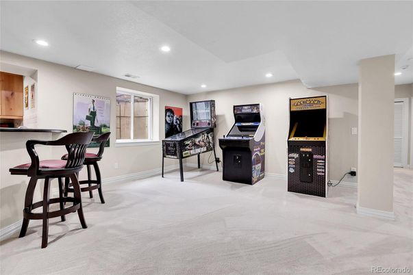 Game Room, Interior, Recessed Lighting