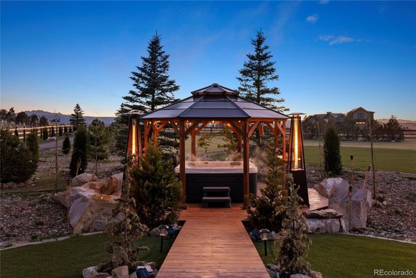 Exterior, Hot Tub