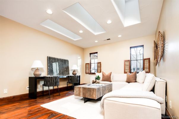 Interior, Living room, Recessed Lighting, Wood Texture Flooring