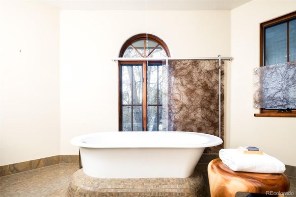 Bathroom, Free Standing Baths, Interior