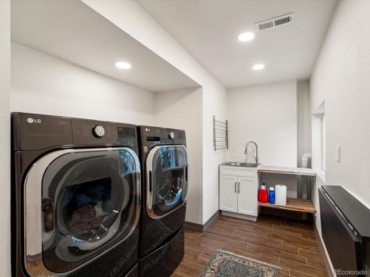 Interior, Recessed Lighting, Washer, Wood Texture Flooring