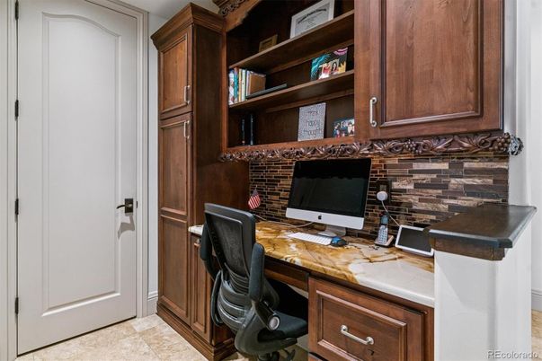 Home Office, Interior