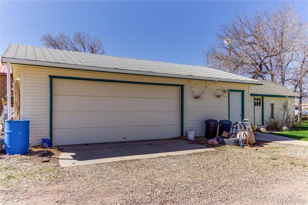 Detached Garage, Exterior