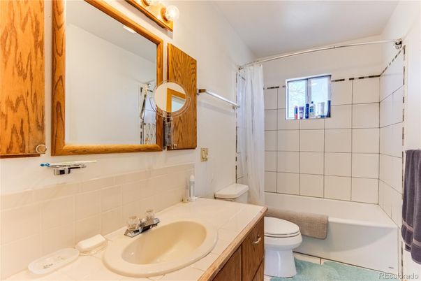 Bathroom, Interior, Tile Countertops