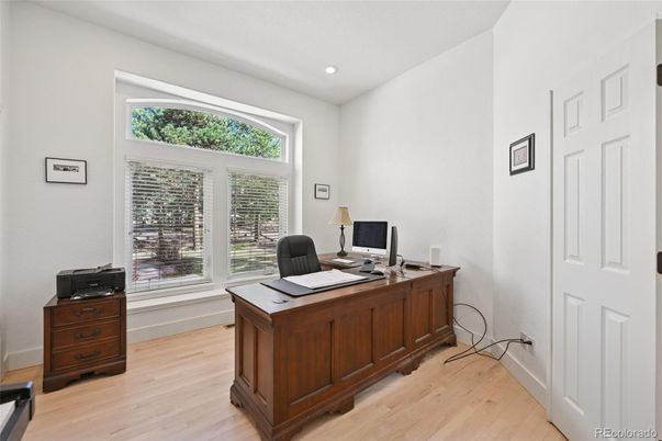 Home Office, Interior, Recessed Lighting, Wood Texture Flooring