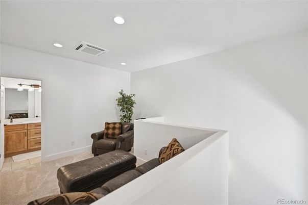 Bathroom, Interior, Living room, Recessed Lighting