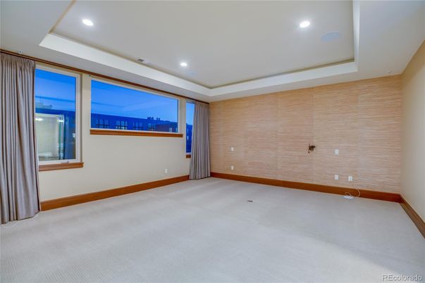 Empty room, Interior, Recessed Lighting