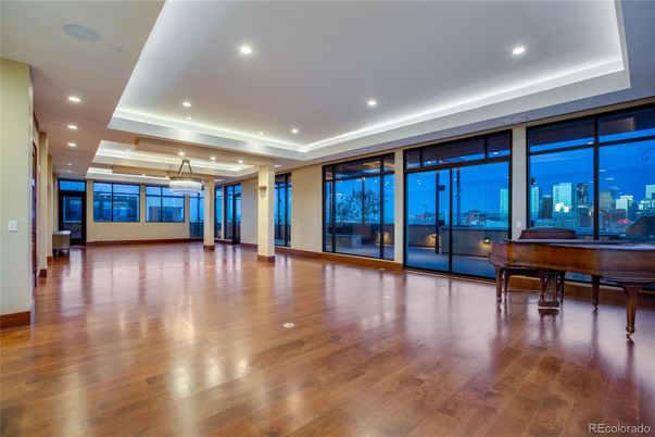Chandelier, Interior, Pendant Lights, Piano, Recessed Lighting, Wood Texture Flooring