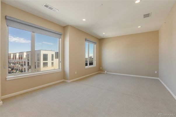 Empty room, Interior, Recessed Lighting
