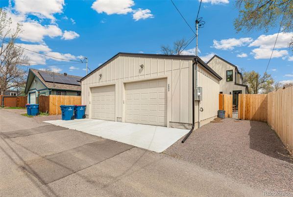 Detached Garage, Exterior