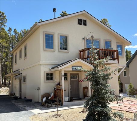 Exterior, Facade, Farmhouse
