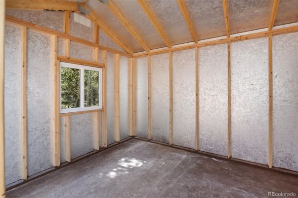 Empty room, Interior, Wooden Beams