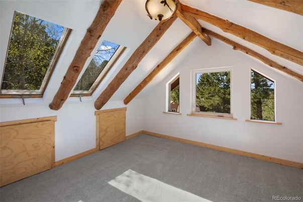 Empty room, Interior, Wooden Beams