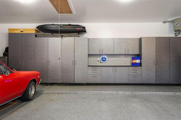 Garage, Interior