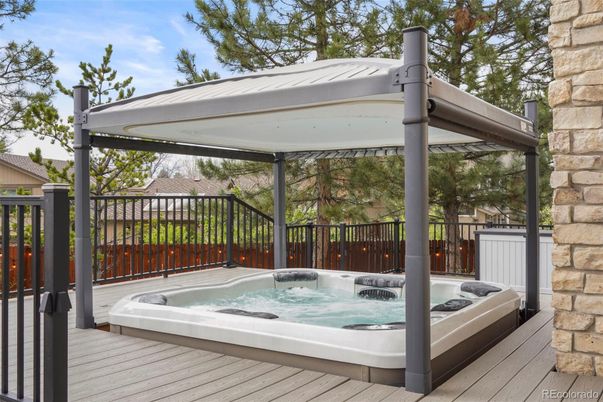 Exterior, Hot Tub