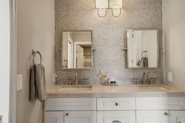 Bathroom, Dual Sink Vanities, Interior