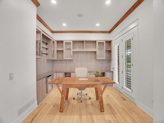 Home Office, Interior, Recessed Lighting, Wood Texture Flooring