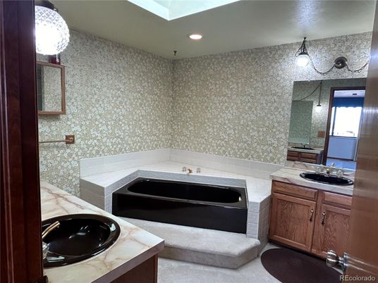 Bathroom, Interior, Recessed Lighting