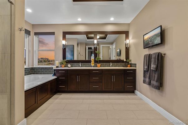 Bathroom, Dual Sink Vanities, Interior, Recessed Lighting
