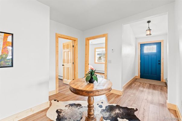 Interior, Pendant Lights, Wood Texture Flooring