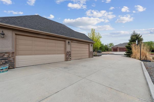 Detached Garage, Exterior
