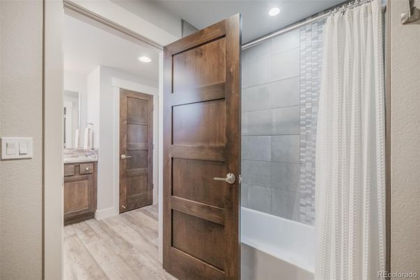 Interior, Recessed Lighting, Wood Texture Flooring