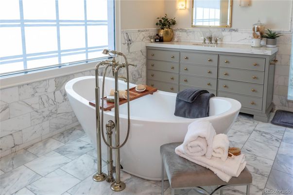Bathroom, Free Standing Baths, Interior, Marble, Marble Walls