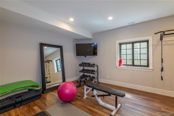 Fitness Equipment, Interior, Recessed Lighting, Wood Texture Flooring