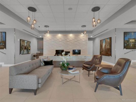 Interior, Living room, Pendant Lights, Recessed Lighting