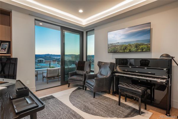 Interior, Piano, Recessed Lighting, Water, Wood Texture Flooring